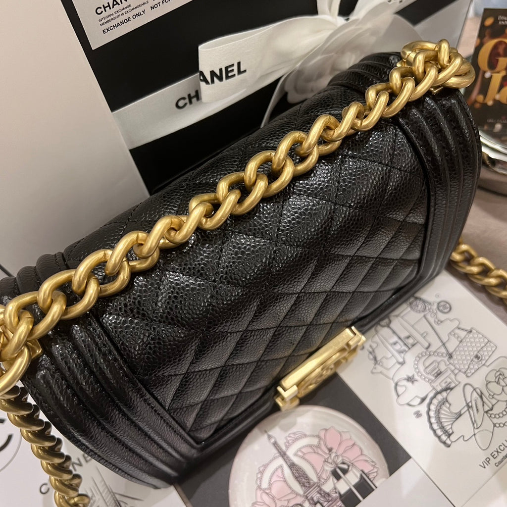 Caviar Leather small Leboy