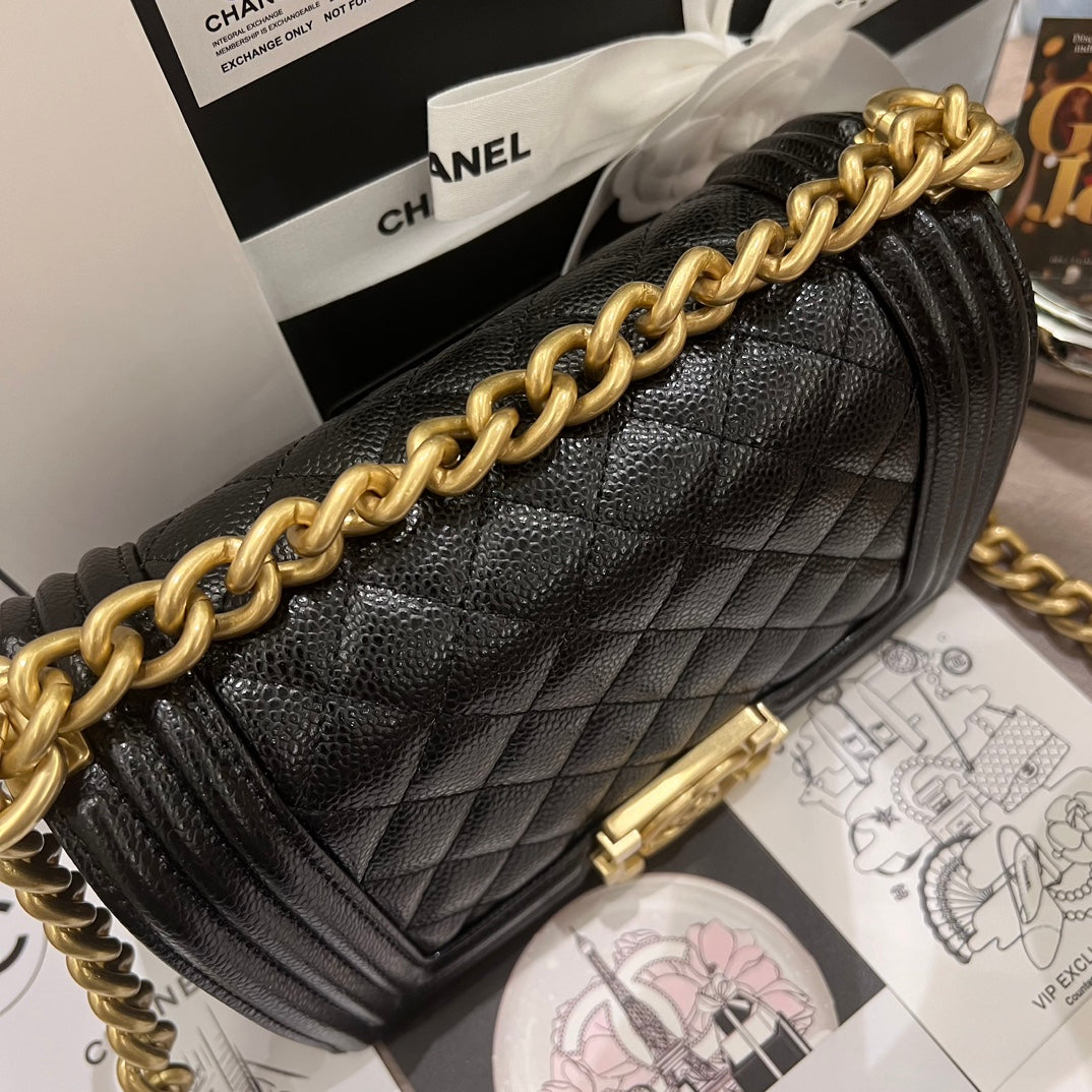 Caviar Leather small Leboy