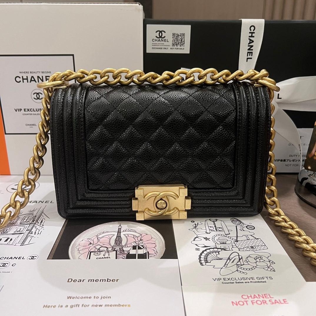 Caviar Leather small Leboy