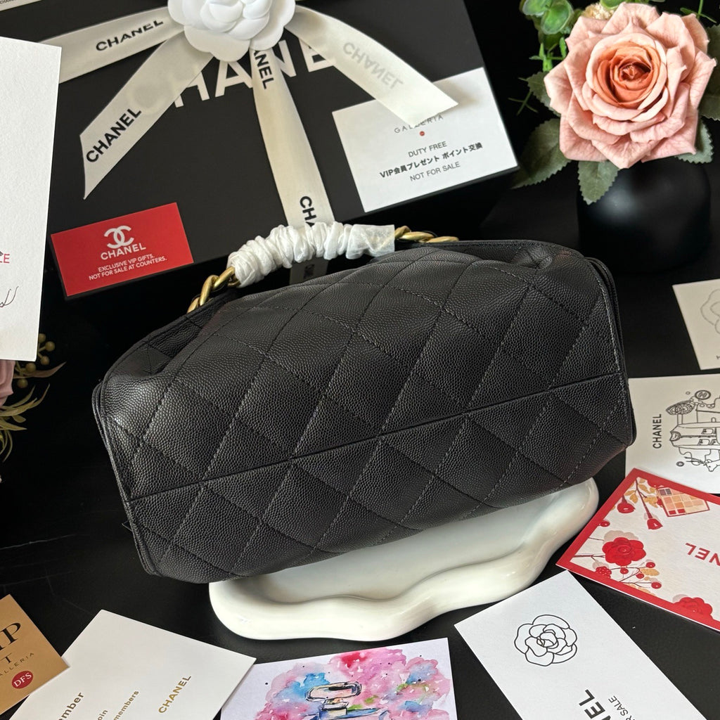 Caviar Calfskin Hobo Bag 25S