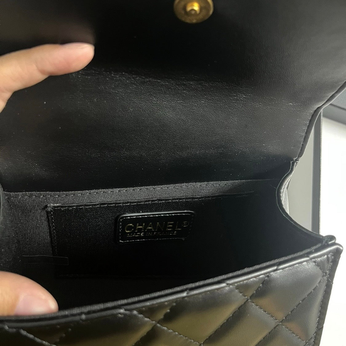 Pearl Logo Handle Black Quilted CC rectangle Bag Lovely Pink Cherry
