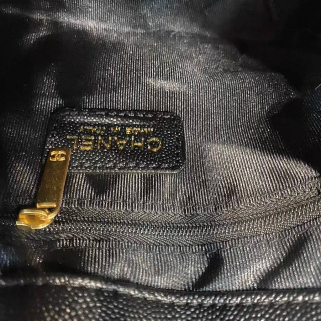 Caviar Hobo bag with cc Logo