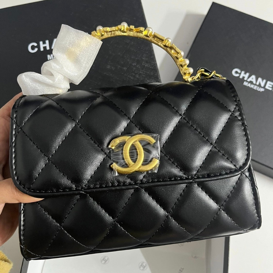 Pearl Logo Handle Black Quilted CC rectangle Bag