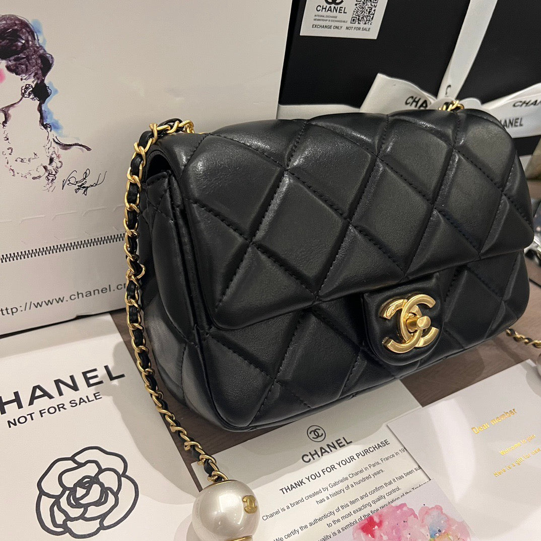 Quilted Lambskin Double Pearls Flap