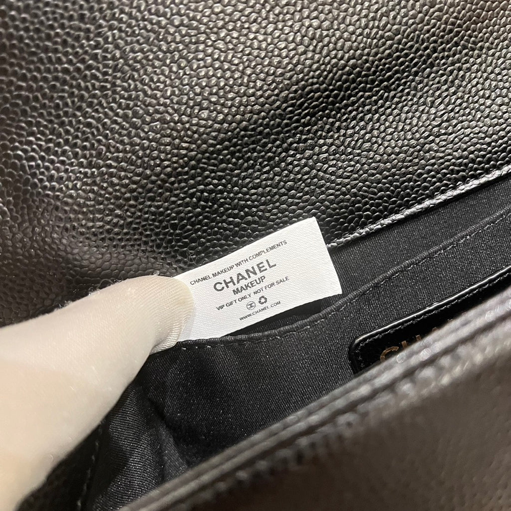 Caviar Leather small Leboy