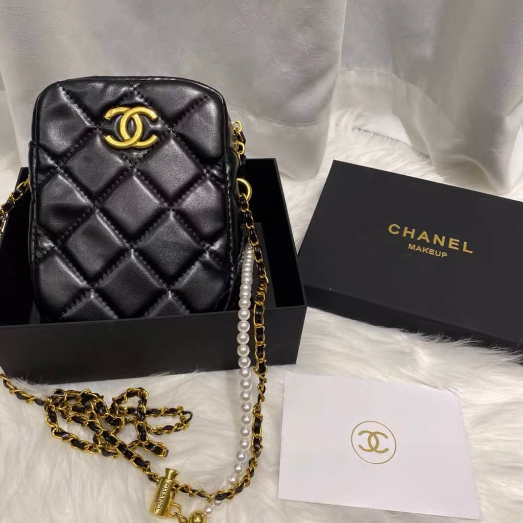 21K Crossbody Phone Bag