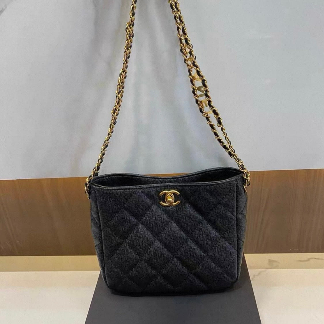 Caviar Hobo bag with cc Logo