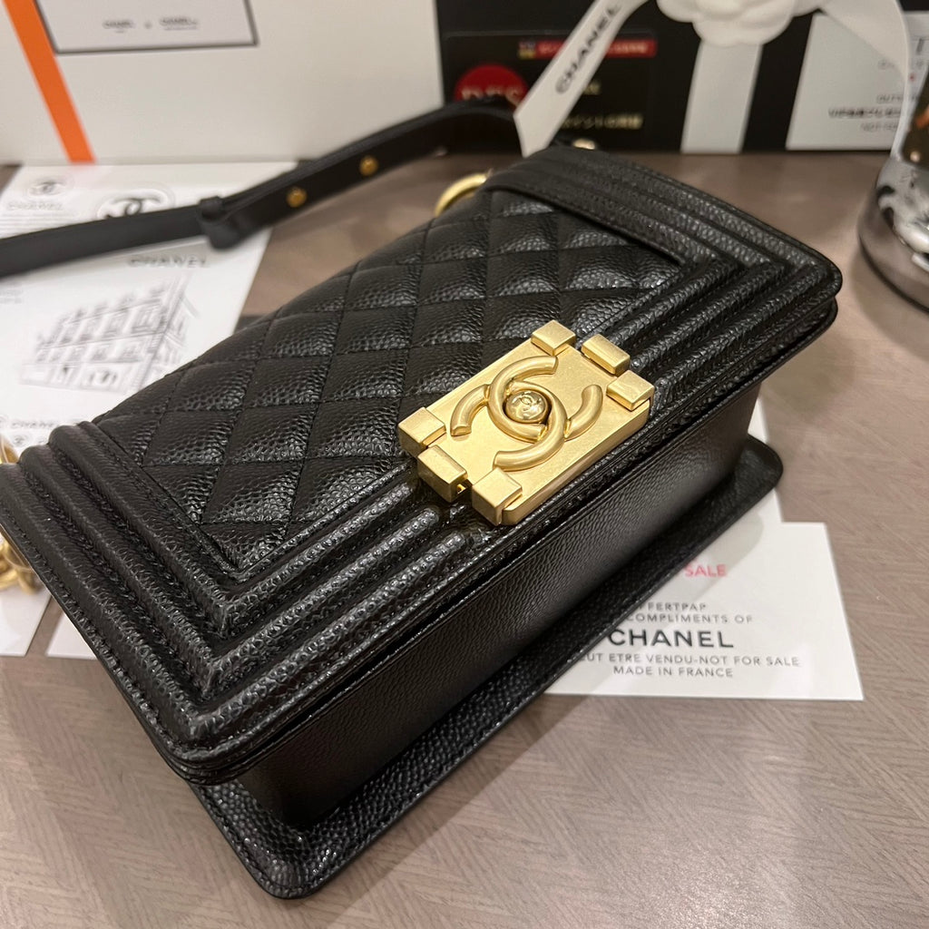 Caviar Leather small Leboy