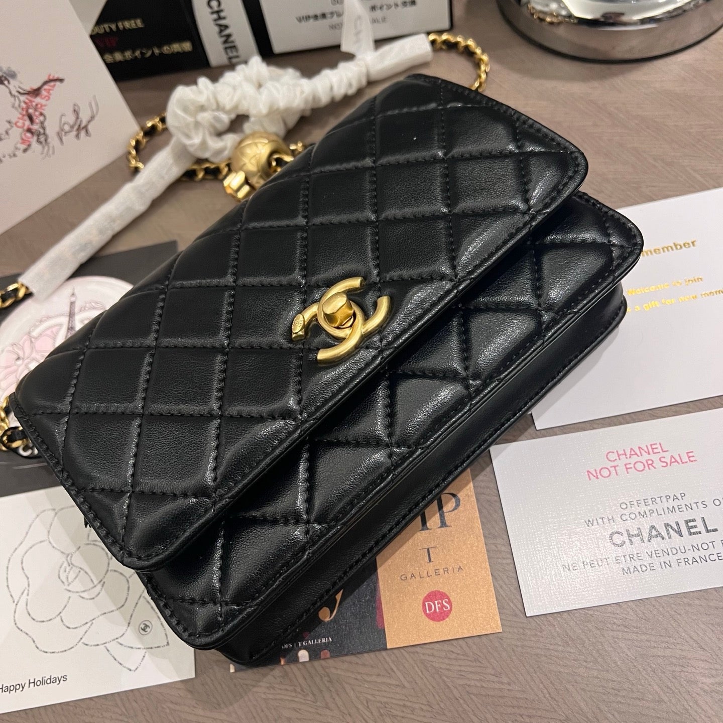 Black Woc With Golden Ball Chain