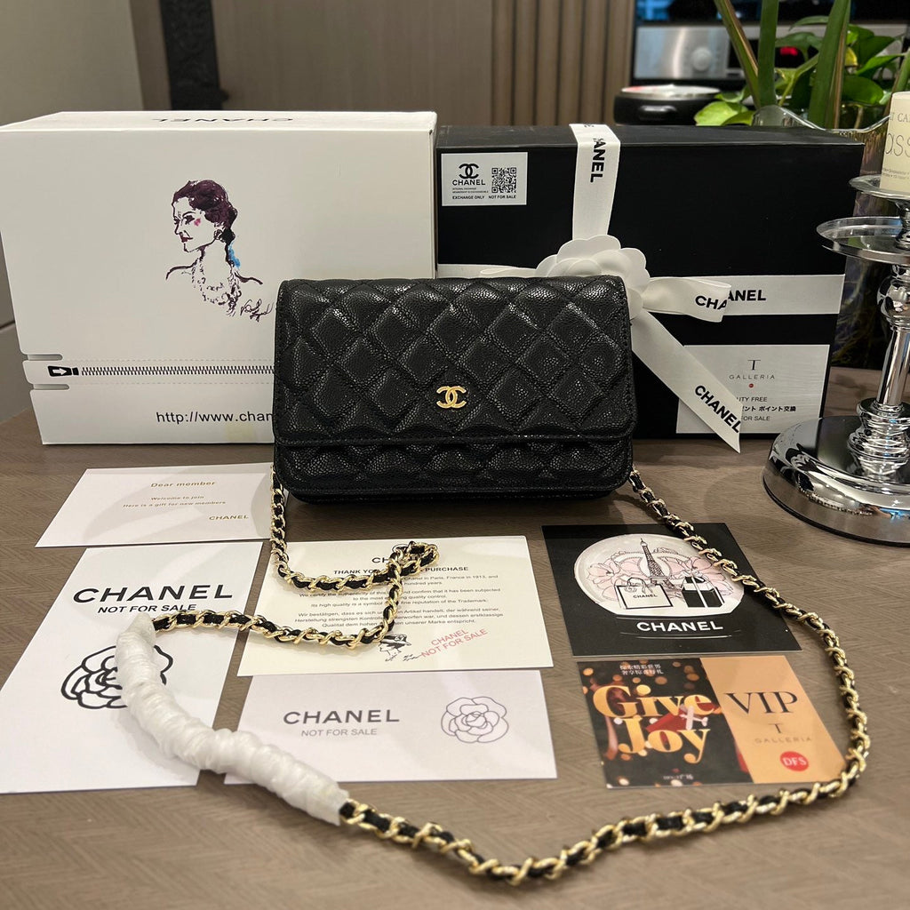 Black quilted Cowhide Caviar Wallet on chain VIP Novelty bag set - Chanel Beauty