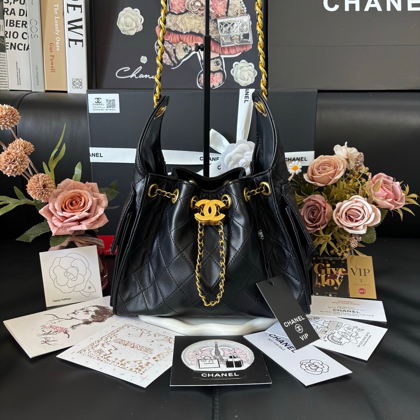 Black leather vip novelty handbag with gold chain - chanel makeup 